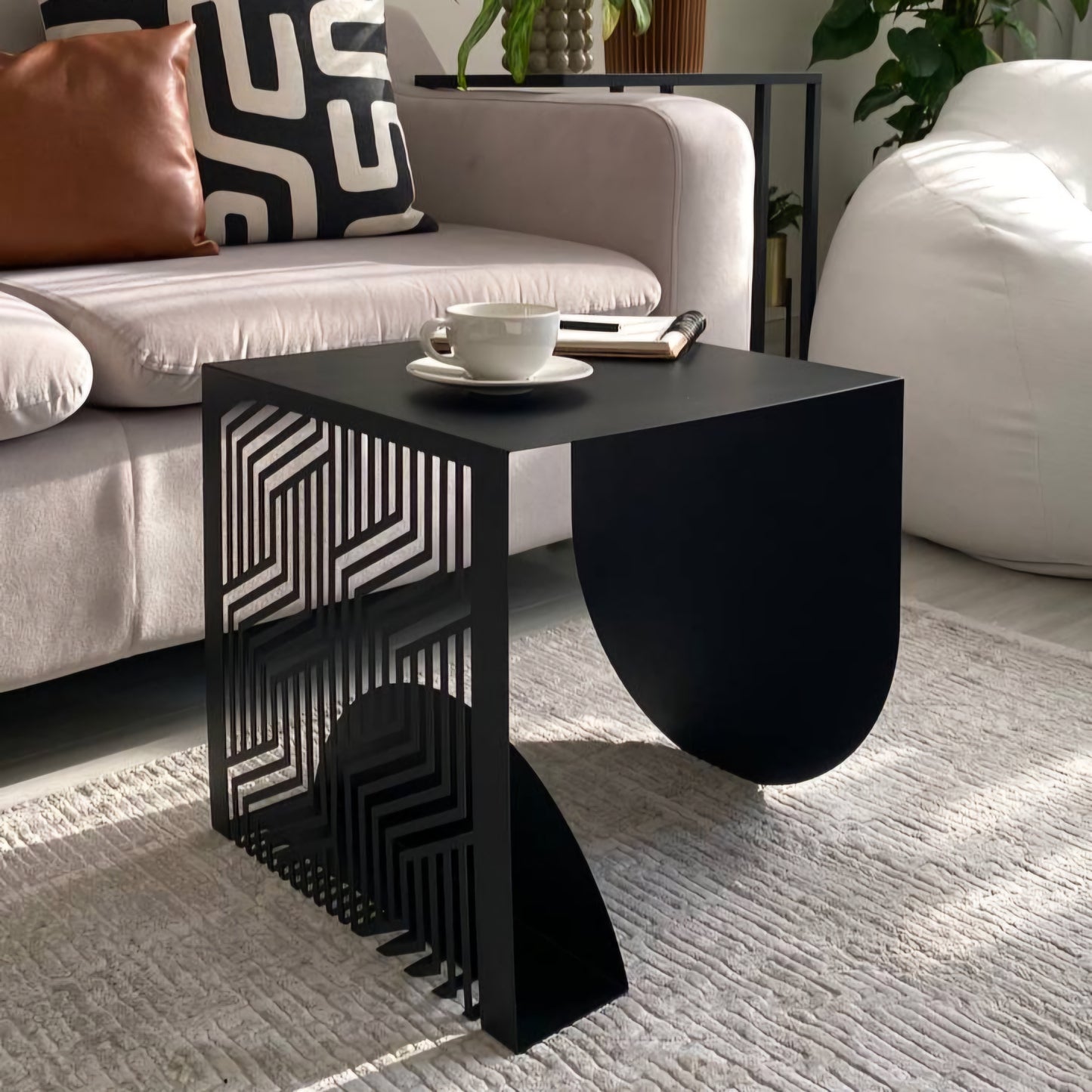 Circuit Noir - Side Table