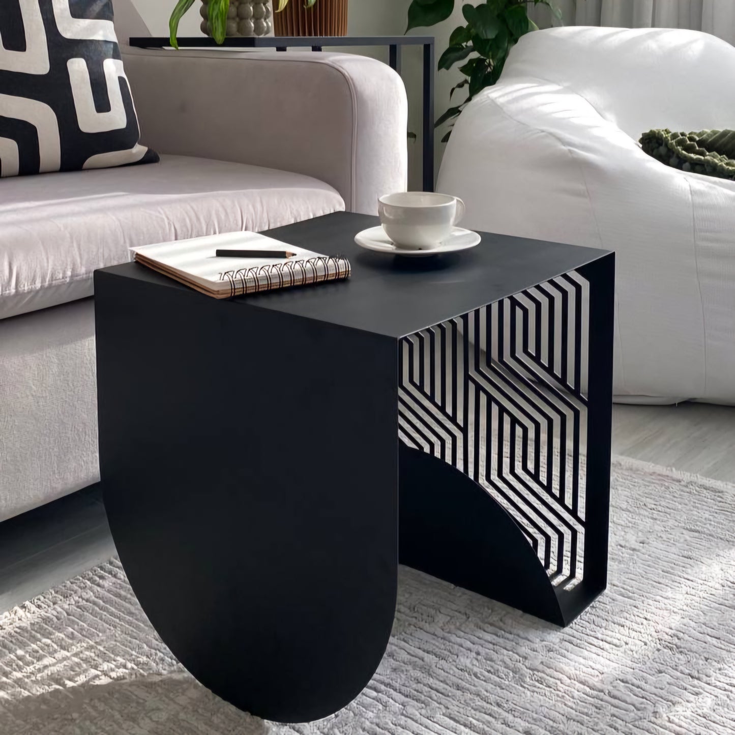 Circuit Noir - Side Table